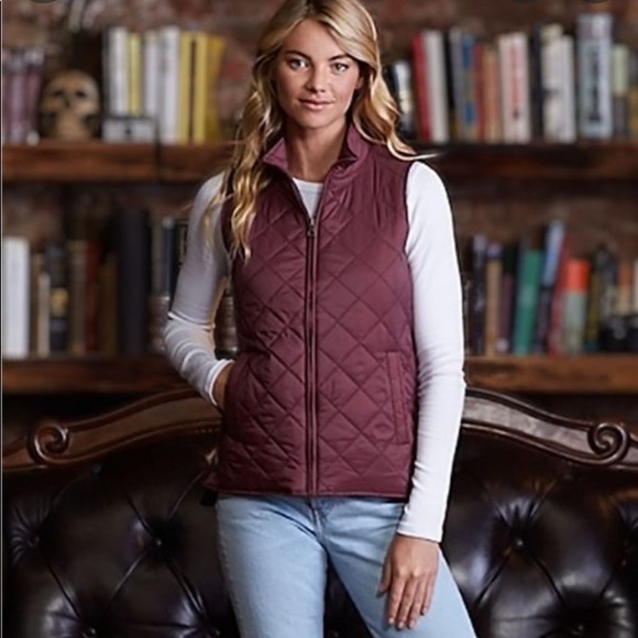 🥾🍂🍁⛰️🍇🐎PRICE DROP and ACCEPTING OFFERS! Burgundy Weatherproof Quilted Vest - Picture 2 of 5